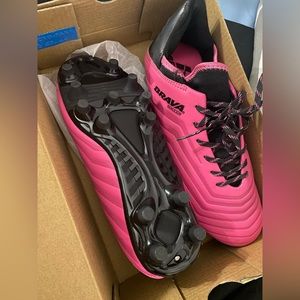 Soccer Cleats Women’s Size 7.5 Pink